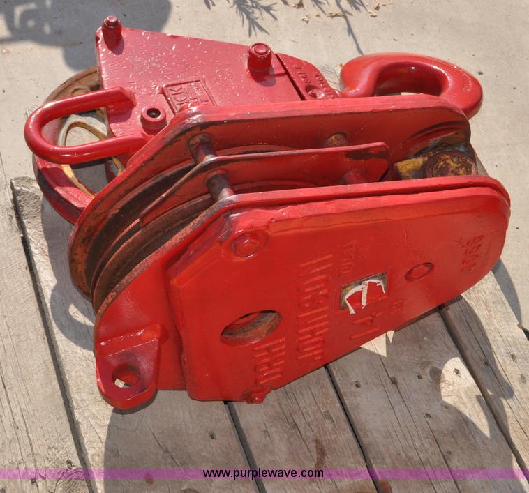 image for item G6102 (2) sheave blocks