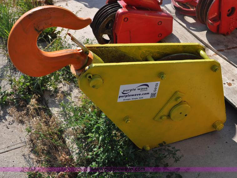 image for item G6103 Sheave block and hook