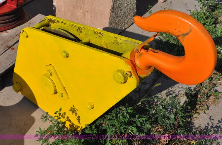 image for item G6103 Sheave block and hook