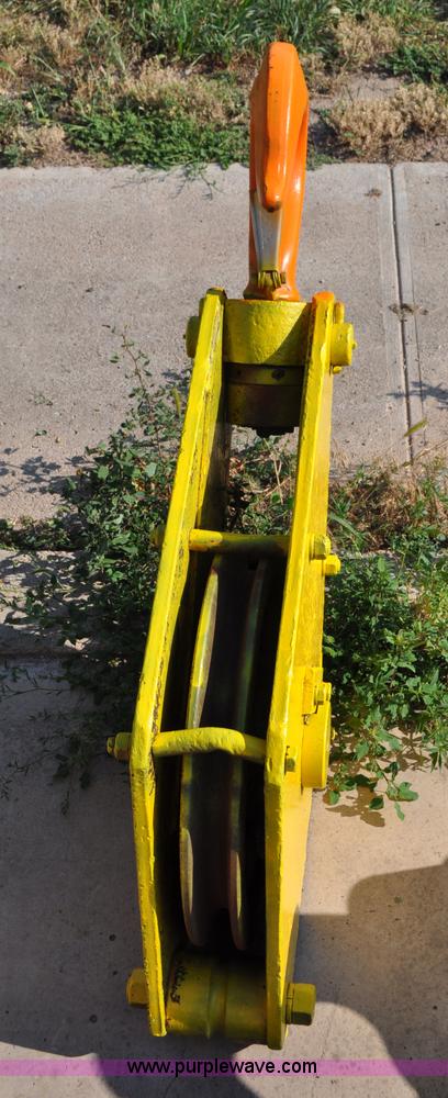 image for item G6103 Sheave block and hook