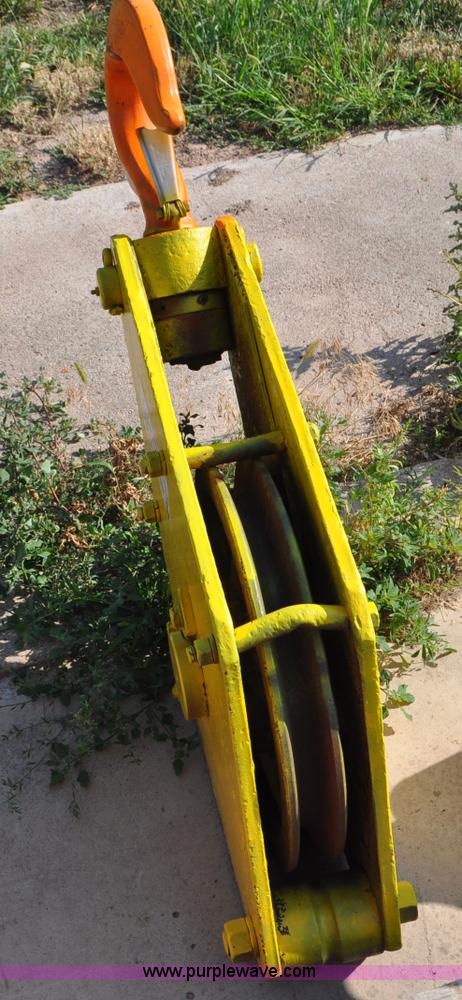 image for item G6103 Sheave block and hook