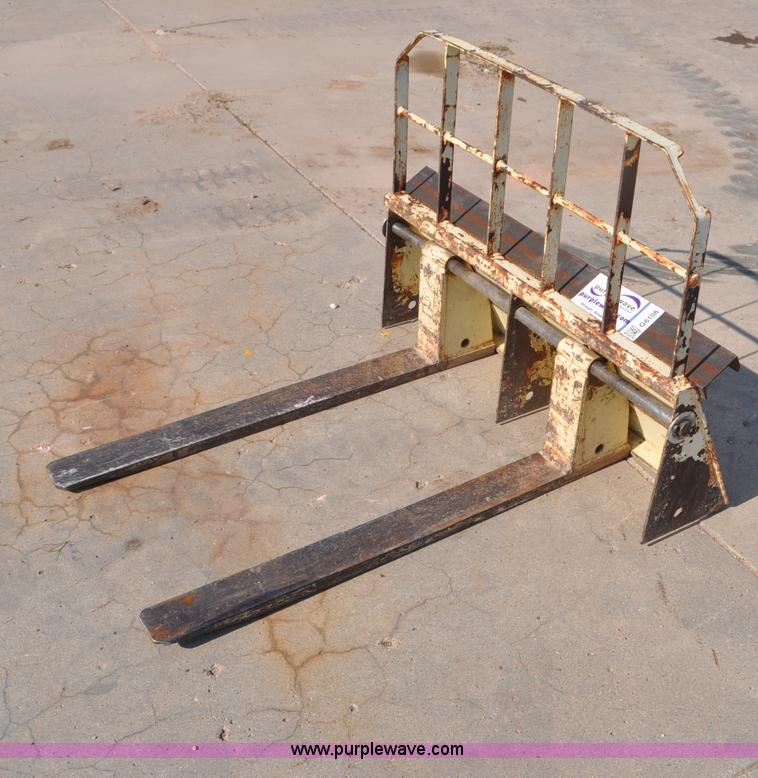 image for item G6108 Skid steer pallet forks