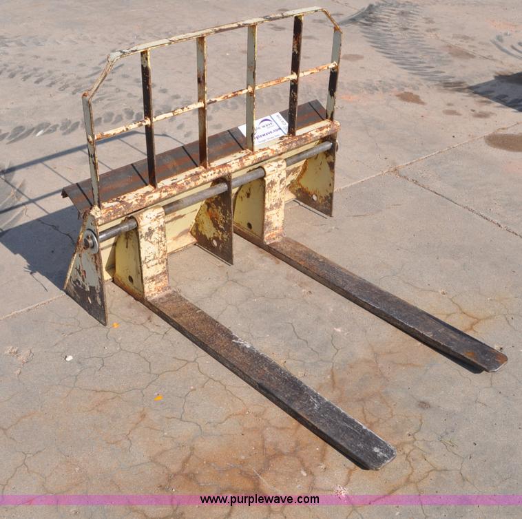image for item G6108 Skid steer pallet forks