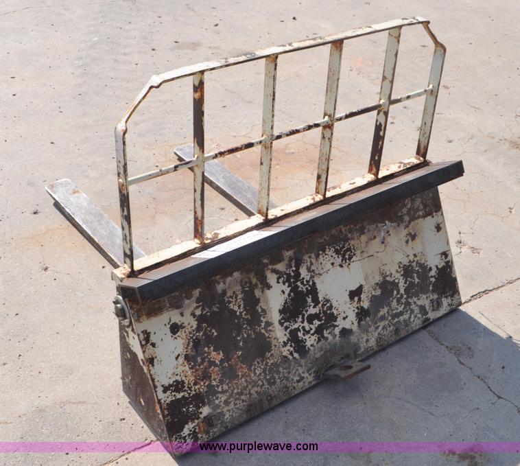 image for item G6108 Skid steer pallet forks