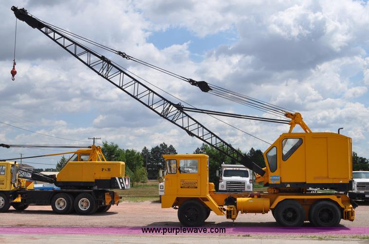 image for item G6109 1959 Hendrickson truck with crane