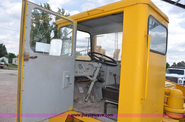 image for item G6109 1959 Hendrickson truck with crane