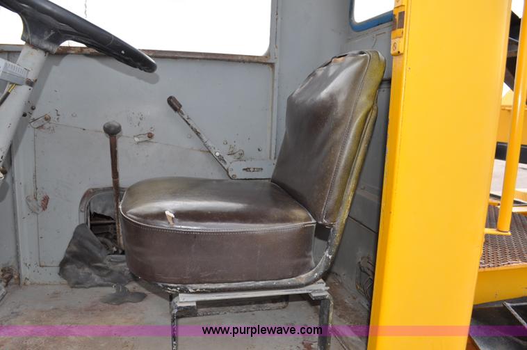 image for item G6109 1959 Hendrickson truck with crane