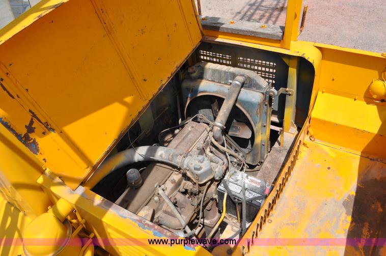 image for item G6109 1959 Hendrickson truck with crane