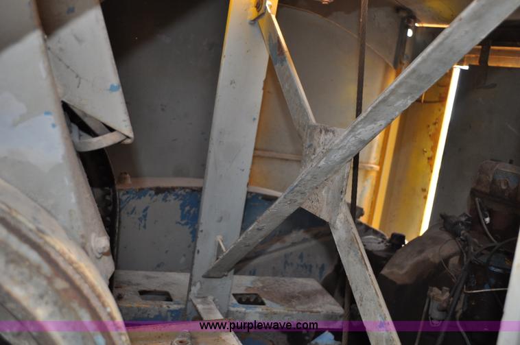 image for item G6109 1959 Hendrickson truck with crane