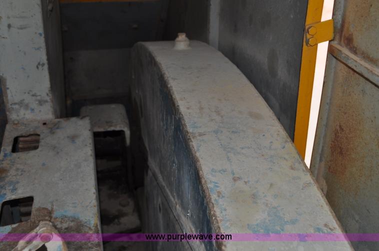 image for item G6109 1959 Hendrickson truck with crane