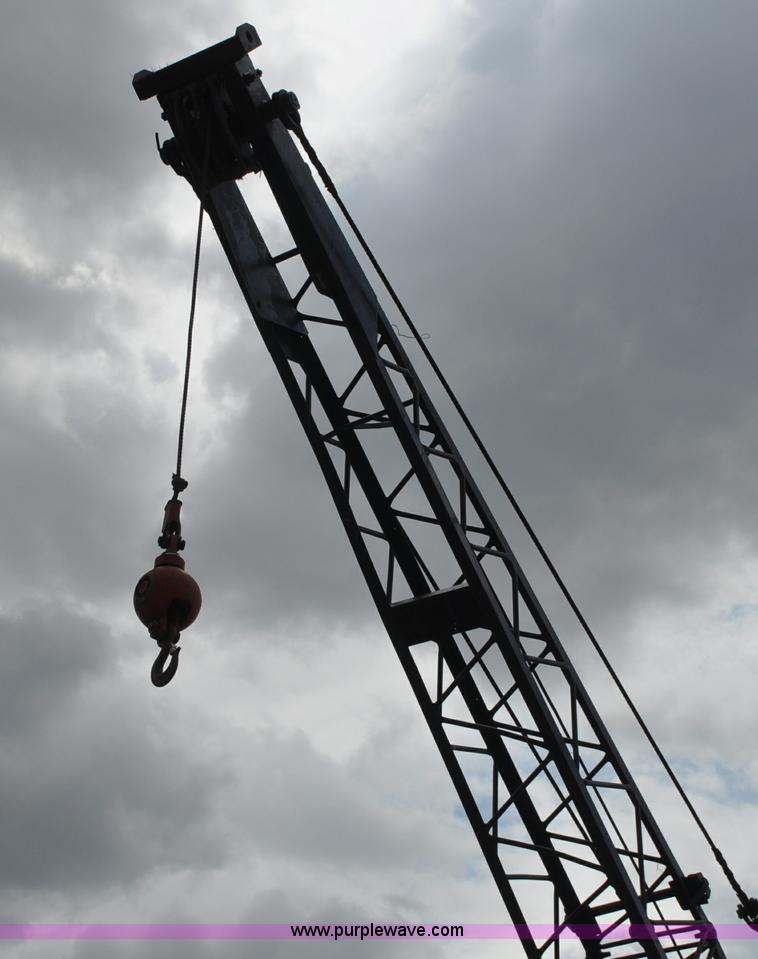 image for item G6109 1959 Hendrickson truck with crane