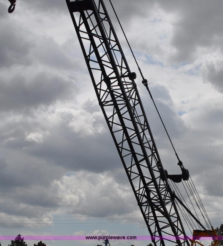 image for item G6109 1959 Hendrickson truck with crane