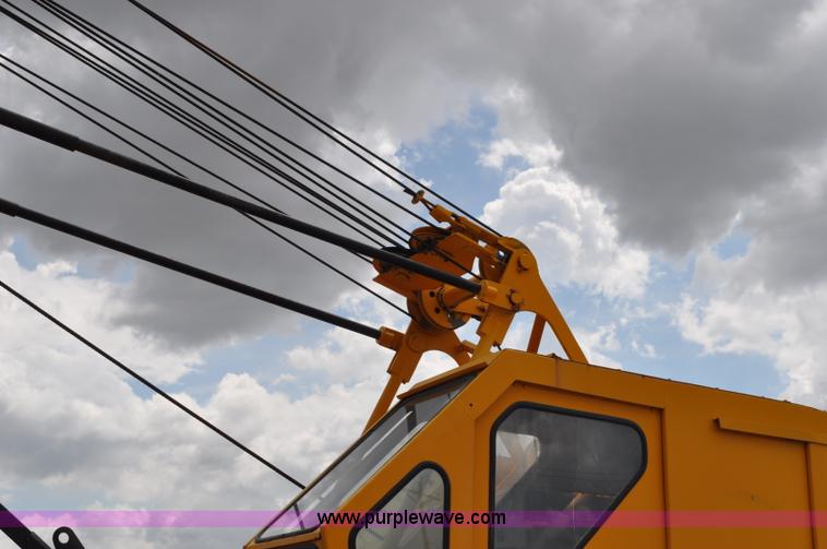 image for item G6109 1959 Hendrickson truck with crane