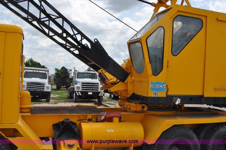 image for item G6109 1959 Hendrickson truck with crane