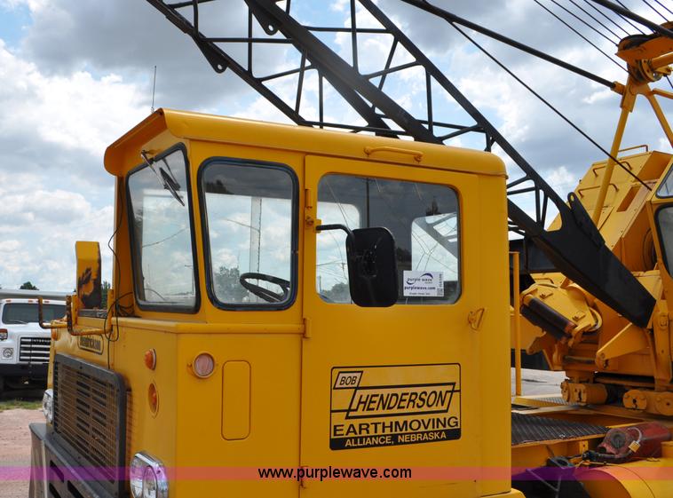 image for item G6109 1959 Hendrickson truck with crane