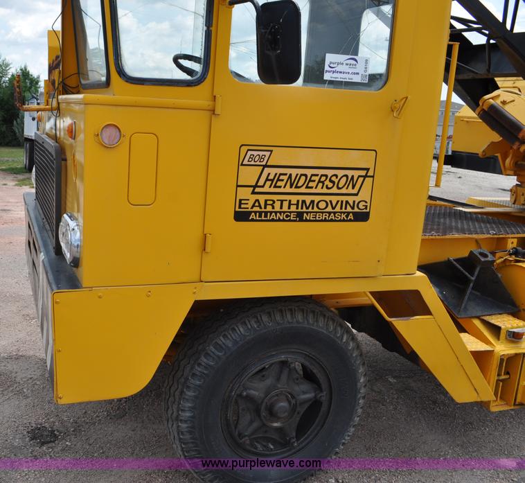 image for item G6109 1959 Hendrickson truck with crane