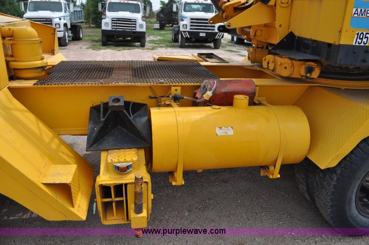 image for item G6109 1959 Hendrickson truck with crane