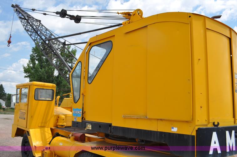 image for item G6109 1959 Hendrickson truck with crane