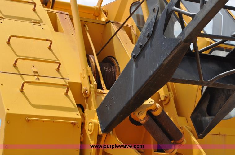 image for item G6109 1959 Hendrickson truck with crane