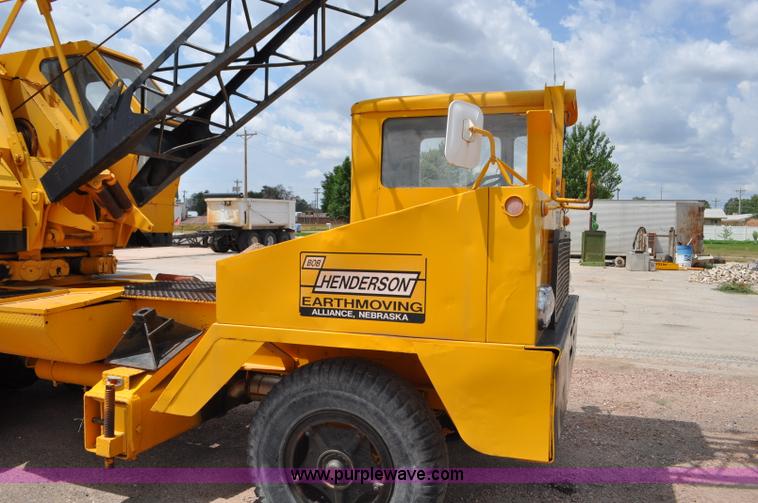 image for item G6109 1959 Hendrickson truck with crane