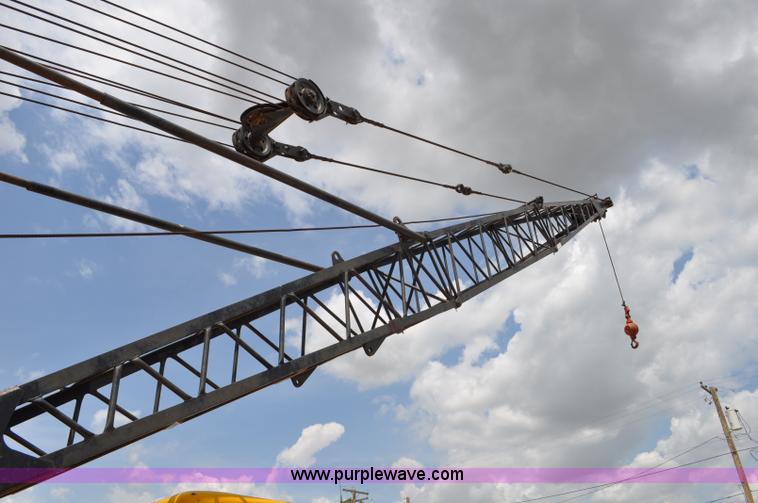 image for item G6109 1959 Hendrickson truck with crane