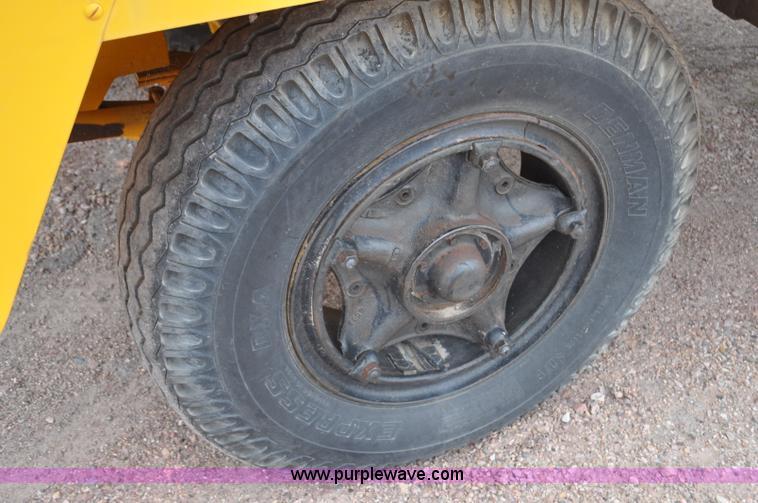 image for item G6109 1959 Hendrickson truck with crane