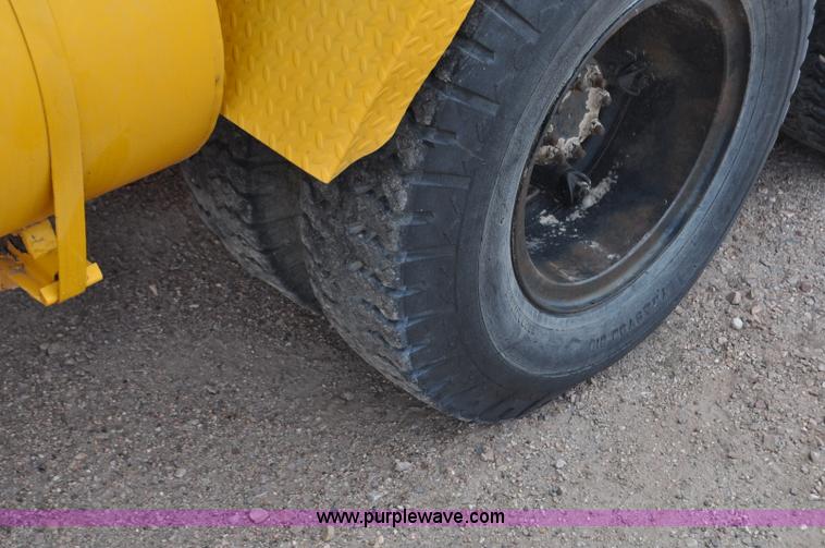 image for item G6109 1959 Hendrickson truck with crane