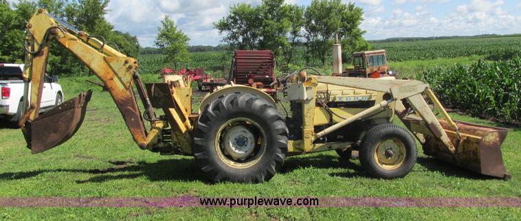 image for item G8574 Ford 450 tractor loader backhoe