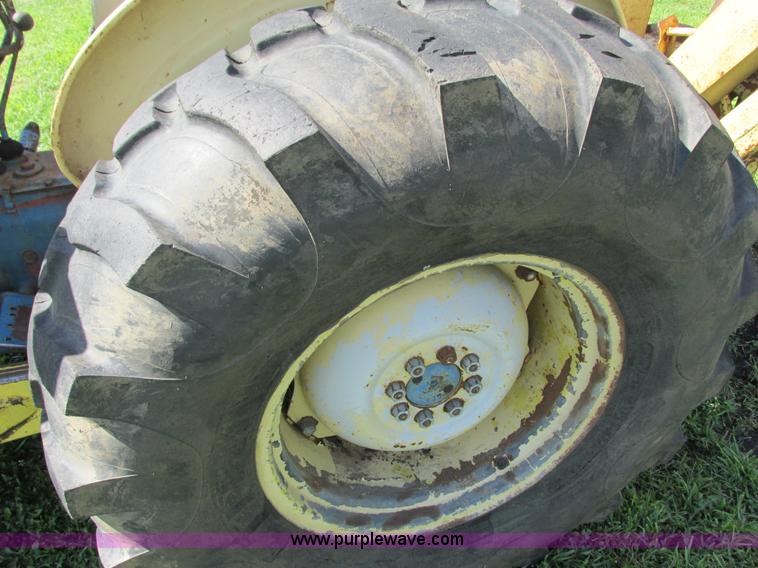 image for item G8574 Ford 450 tractor loader backhoe
