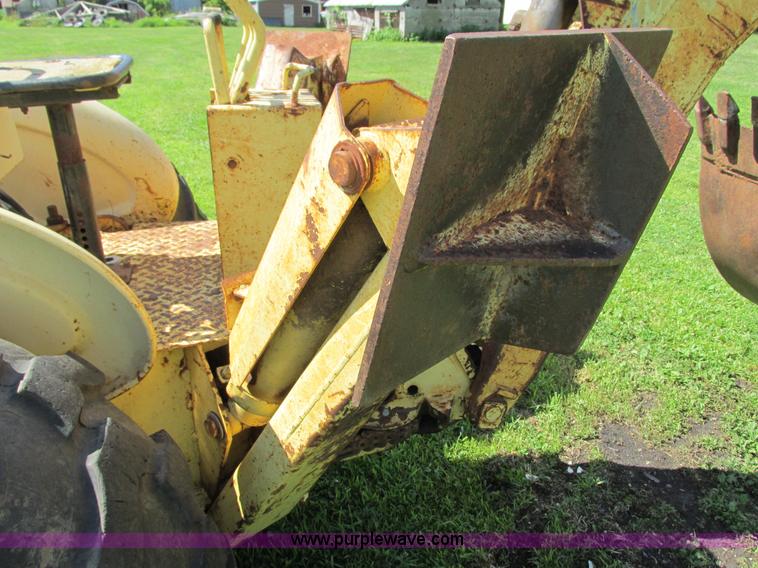 image for item G8574 Ford 450 tractor loader backhoe