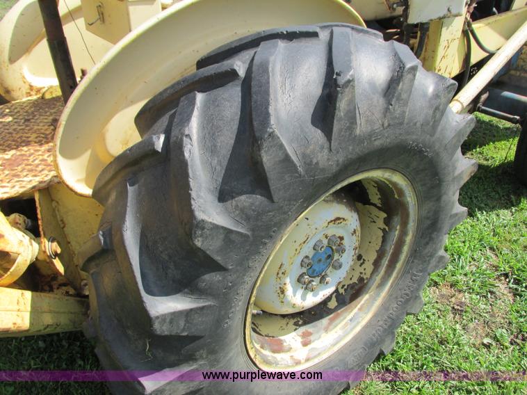 image for item G8574 Ford 450 tractor loader backhoe
