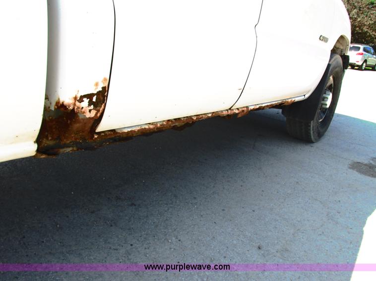 image for item G8582 1999 Chevrolet Silverado 2500 Ext. Cab pickup truck