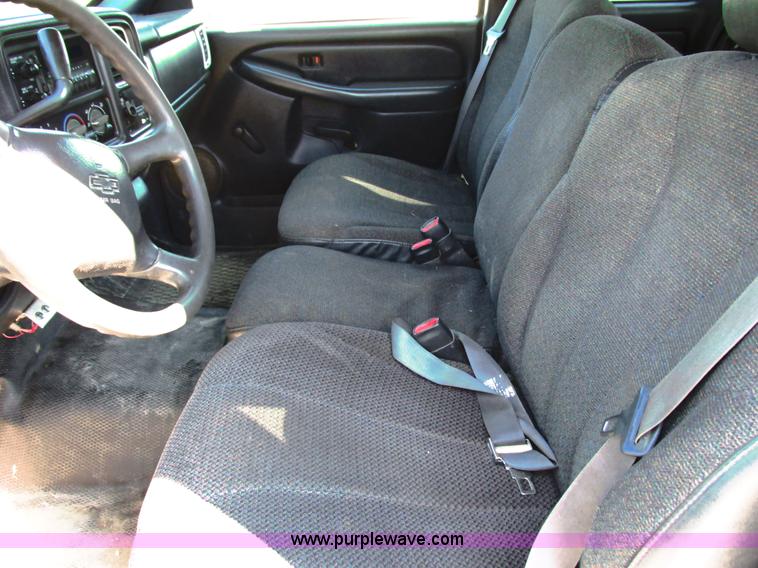 image for item G8582 1999 Chevrolet Silverado 2500 Ext. Cab pickup truck