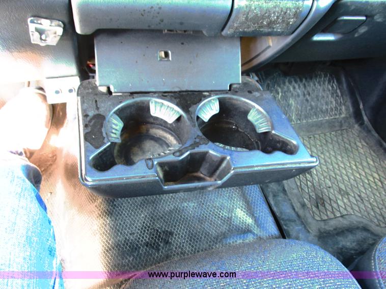 image for item G8582 1999 Chevrolet Silverado 2500 Ext. Cab pickup truck