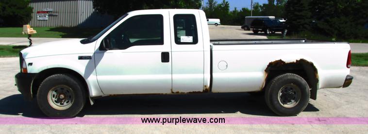 image for item G8583 2002 Ford F250 Super Duty SuperCab pickup truck