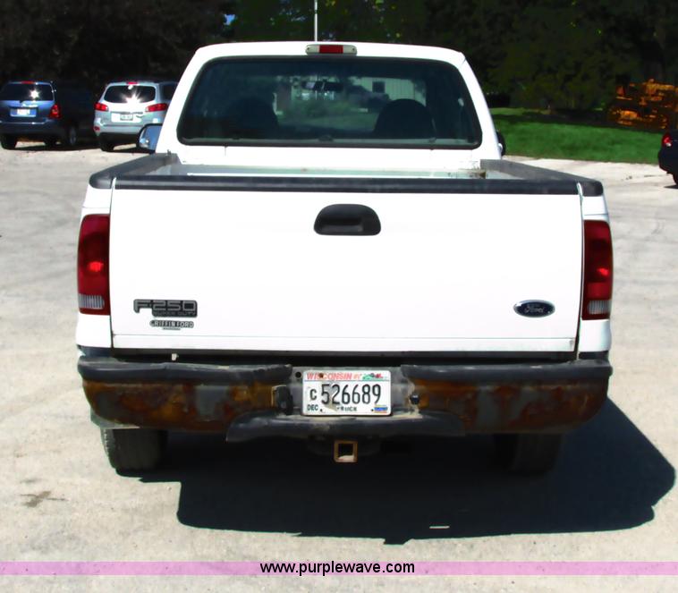 image for item G8583 2002 Ford F250 Super Duty SuperCab pickup truck