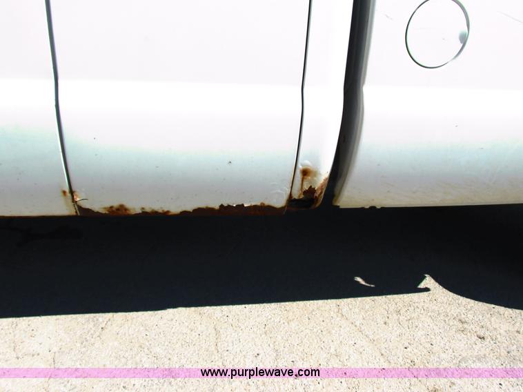 image for item G8583 2002 Ford F250 Super Duty SuperCab pickup truck