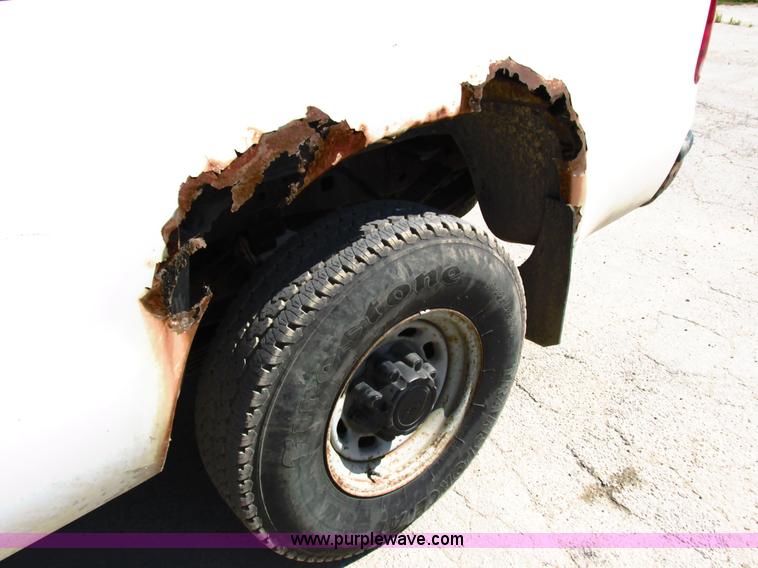 image for item G8583 2002 Ford F250 Super Duty SuperCab pickup truck