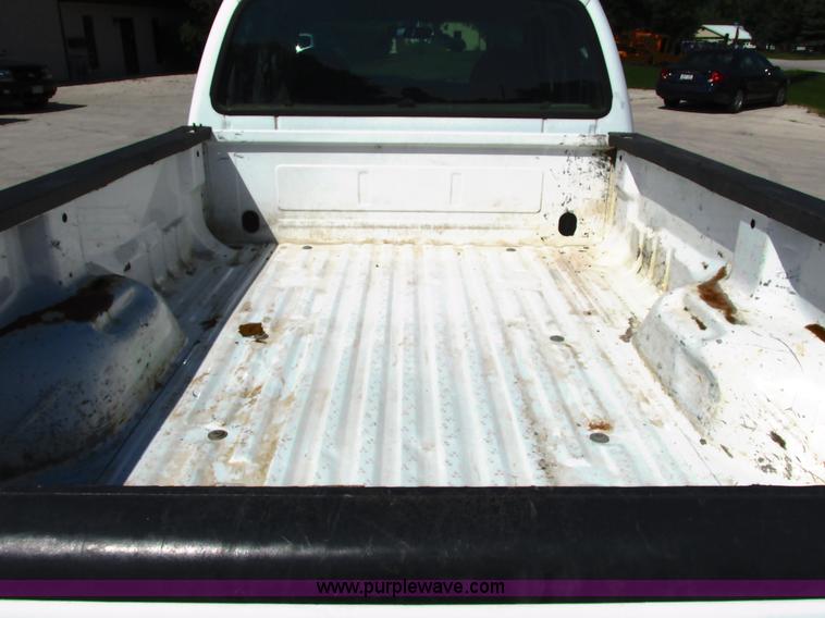 image for item G8583 2002 Ford F250 Super Duty SuperCab pickup truck