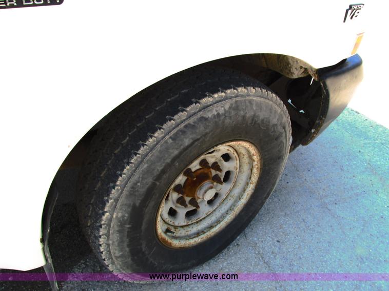 image for item G8583 2002 Ford F250 Super Duty SuperCab pickup truck