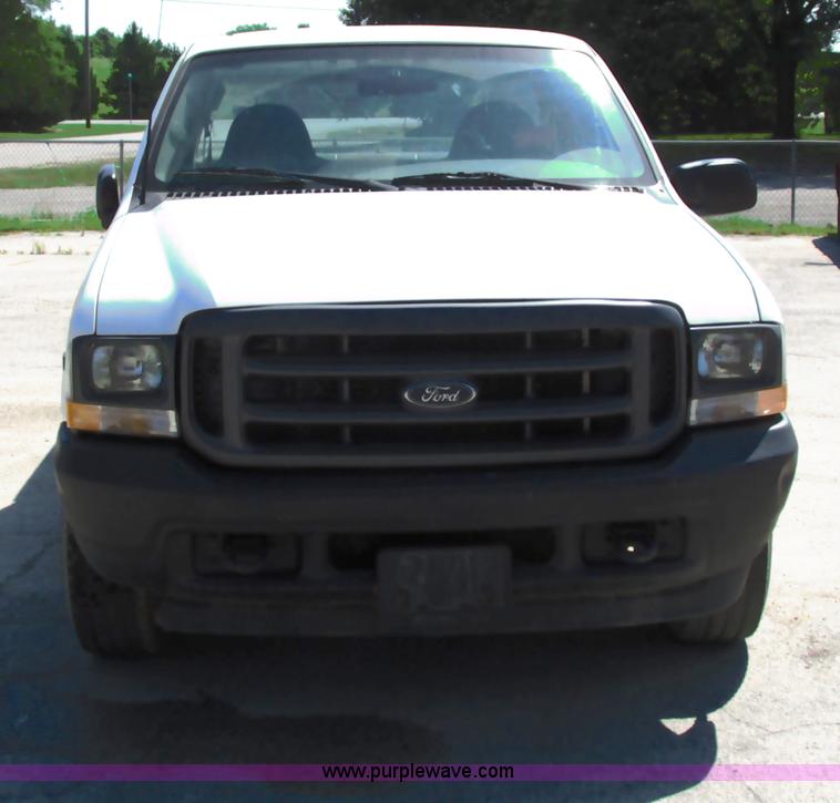 image for item G8584 2002 Ford F250 Super Duty SuperCab pickup truck