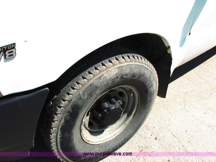 image for item G8584 2002 Ford F250 Super Duty SuperCab pickup truck