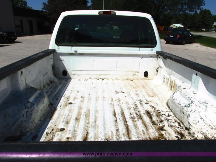 image for item G8584 2002 Ford F250 Super Duty SuperCab pickup truck