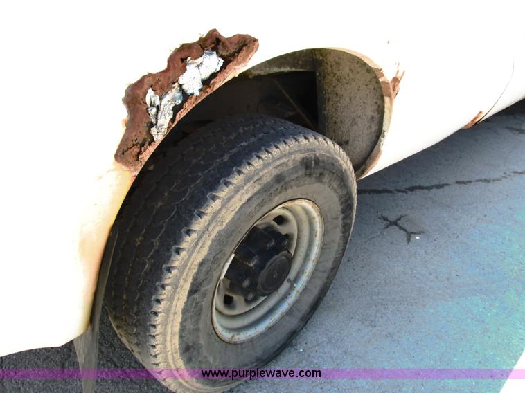 image for item G8584 2002 Ford F250 Super Duty SuperCab pickup truck