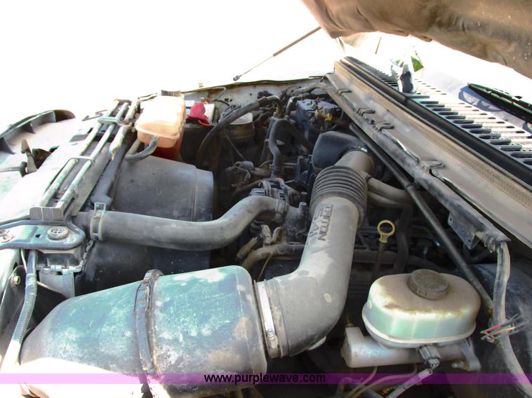 image for item G8584 2002 Ford F250 Super Duty SuperCab pickup truck