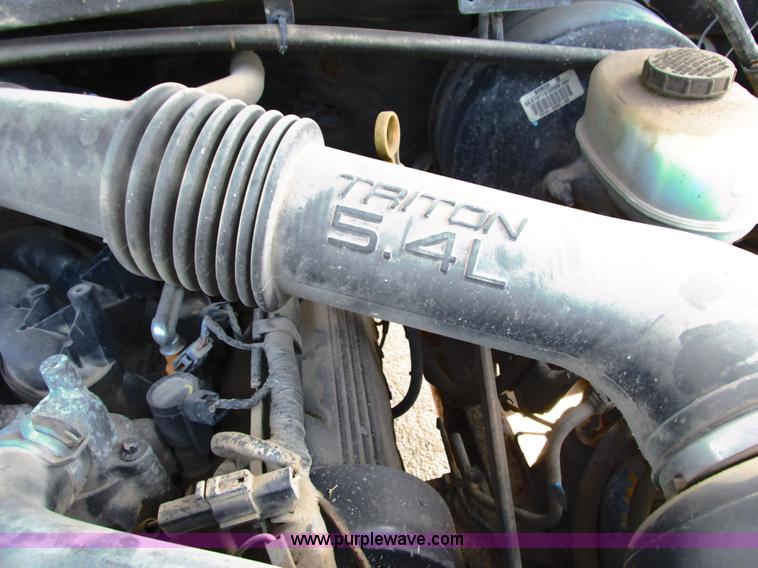 image for item G8584 2002 Ford F250 Super Duty SuperCab pickup truck