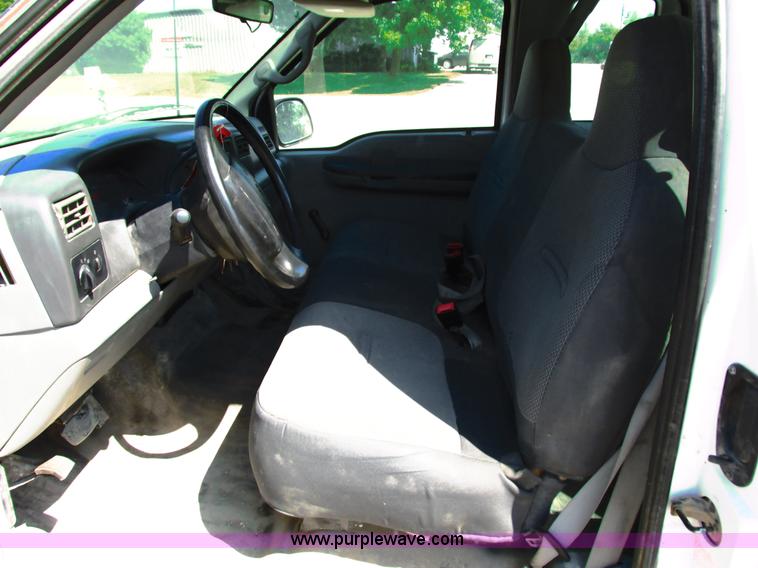 image for item G8584 2002 Ford F250 Super Duty SuperCab pickup truck