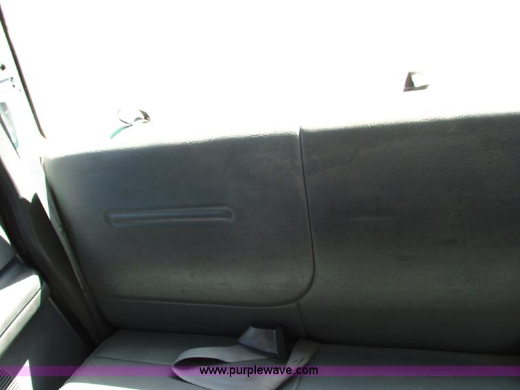 image for item G8584 2002 Ford F250 Super Duty SuperCab pickup truck