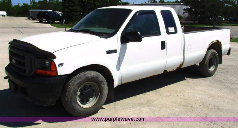 image for item G8585 2001 Ford F250 Super Duty SuperCab pickup truck