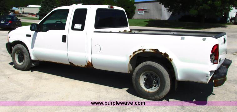 image for item G8585 2001 Ford F250 Super Duty SuperCab pickup truck